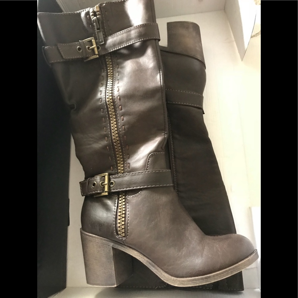 Rock and Candy knee high boots NWOB